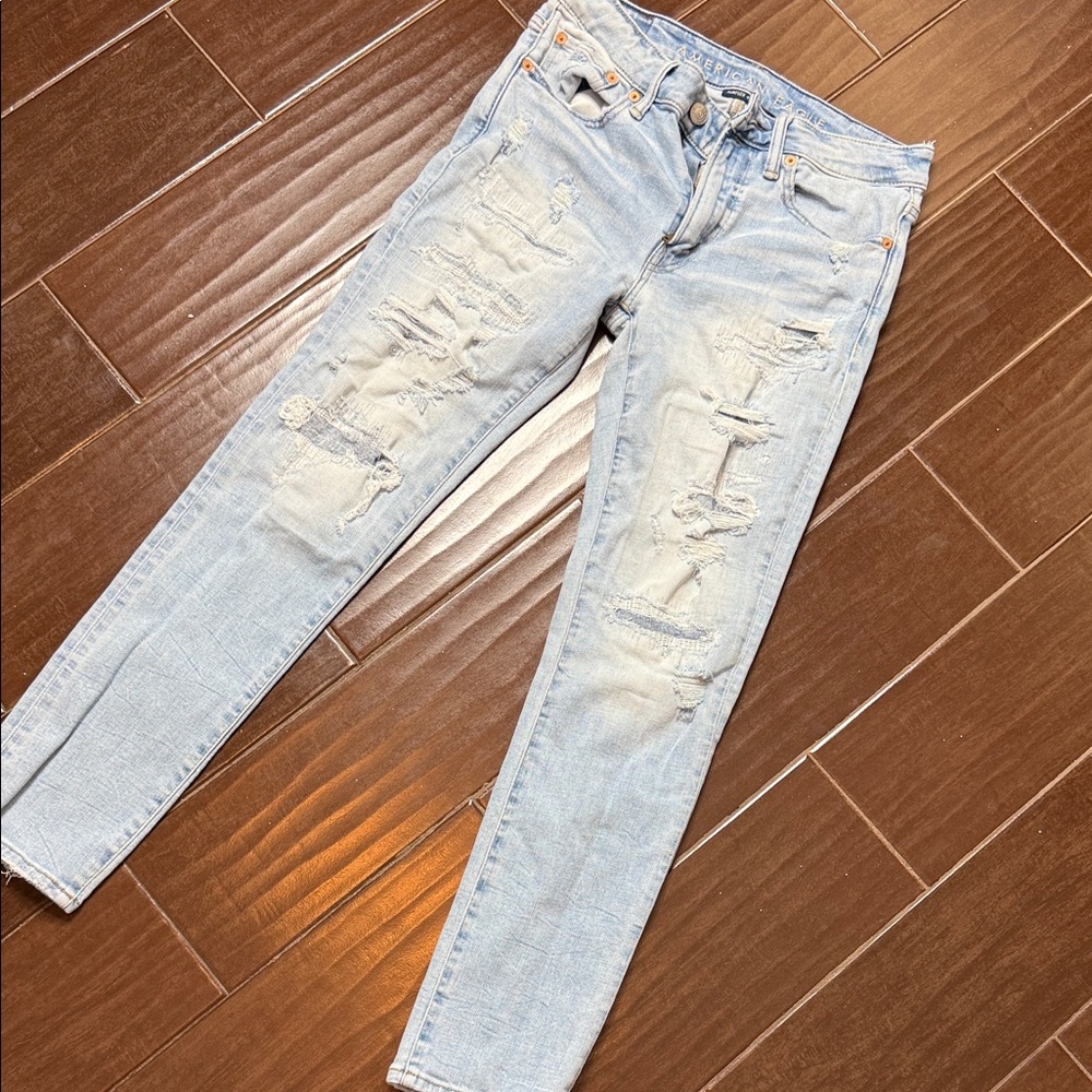 American Eagle Outfitters Light Blue Distressed Skinny Jeans
